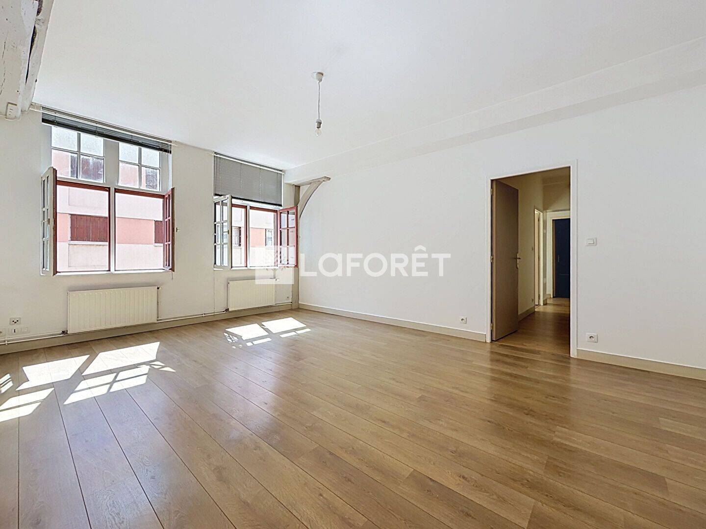 Appartement 3 pièces 77 m² · à Elbeuf · 76,5 m² · 649 €