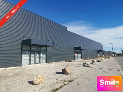 Local commercial à louer 8 695 € 2 030 m² de surface de vente divisible Montredon-des-Corbières 11100