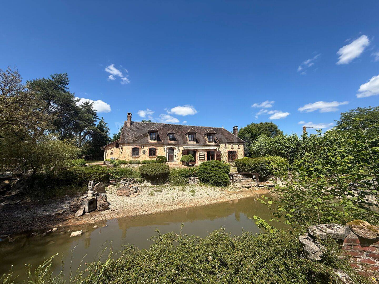 Maison 5 pièces 167 m² · à Saint-Fargeau · 167 m² · 350 000 €