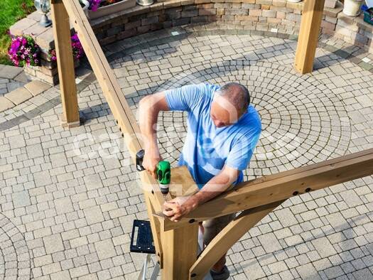 Activités diverses à vendre Fonds de commerce 218 000 € 7 pièces 300 m² de surface de vente Est Lisieux 14100