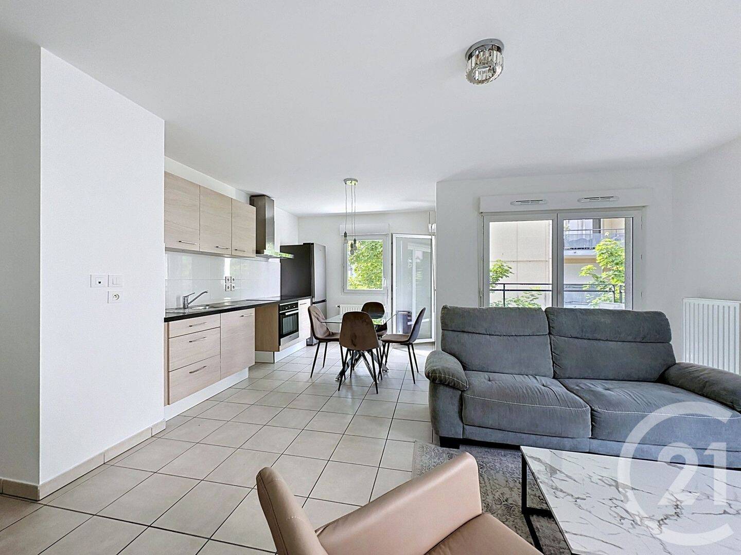 Appartement 3 pièces 66 m² · à Saint-Priest · 66 m² · 1 070 €