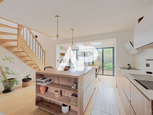 Maison à vendre - Première occupation 700 000 € 4 pièces 3 chambres 90 m² 85 m² de terrain Centre Ville Rueil-Malmaison 92500
