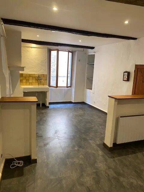 Appartement 1 pièce 28 m² · à Puget-Théniers · 28,4 m² · 350 €/mois
