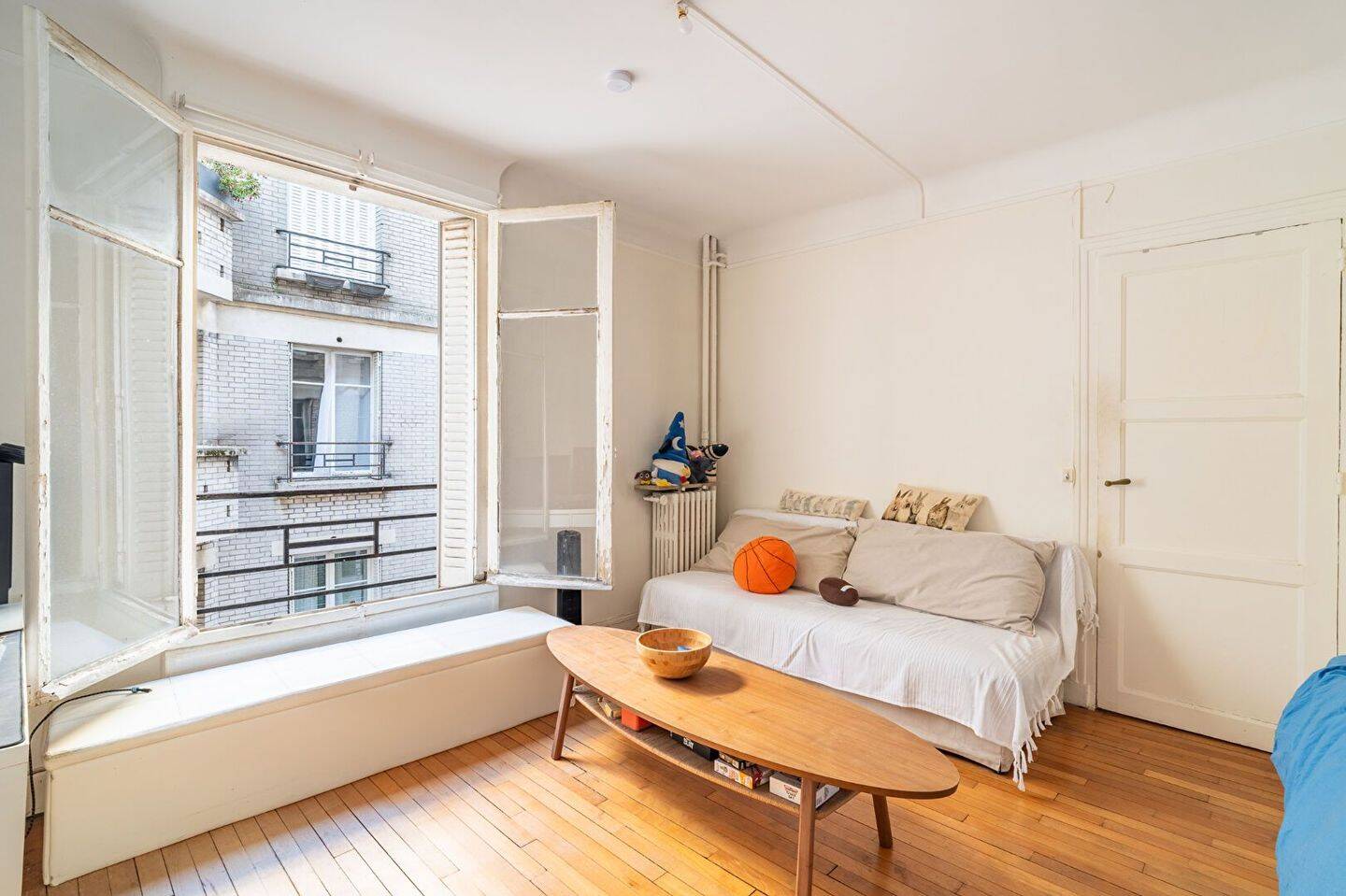 Appartement 1 pièce 30 m² · à Paris 15ème Arrondissement · 29,8 m² · 288 000 €