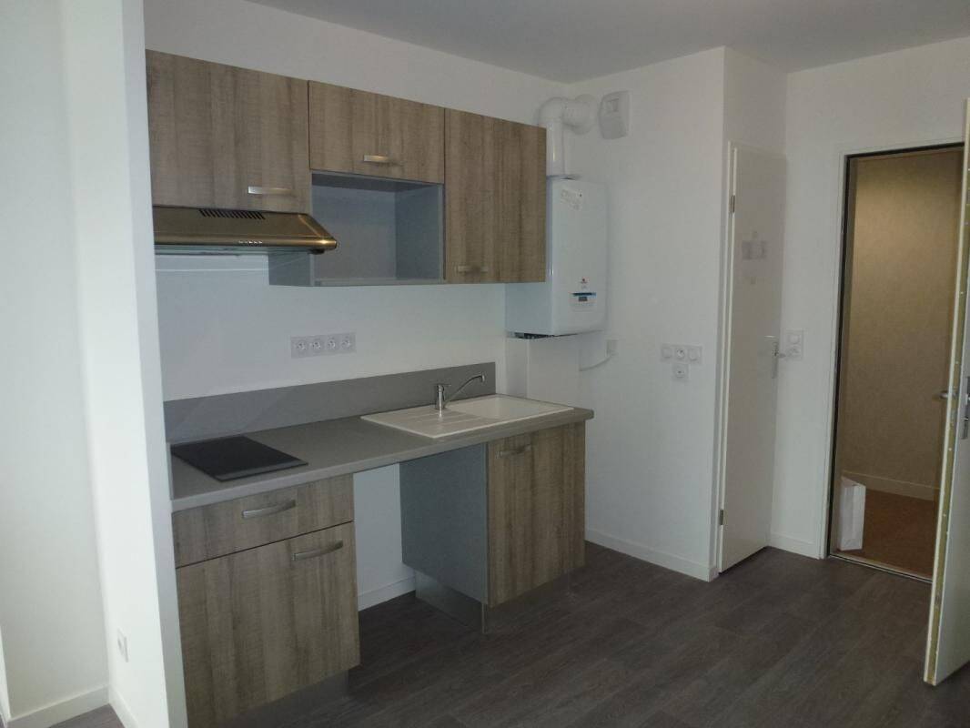 Appartement 2 pièces 37 m² · à Saint-Priest · 37 m² · 537 €/mois