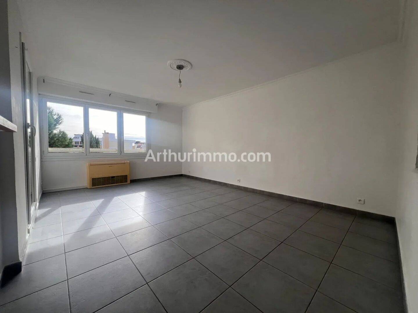 Appartement à louer T3/F3 66.33 m² 1380 € Le Capet Sainte-Maxime (83120)