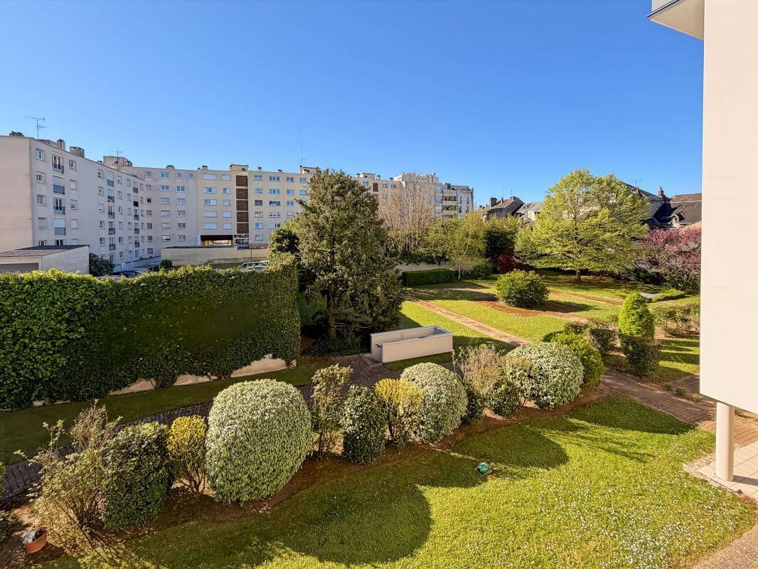 Appartement 1 pièce 28 m² · à Orléans · 27,6 m² · 407 €