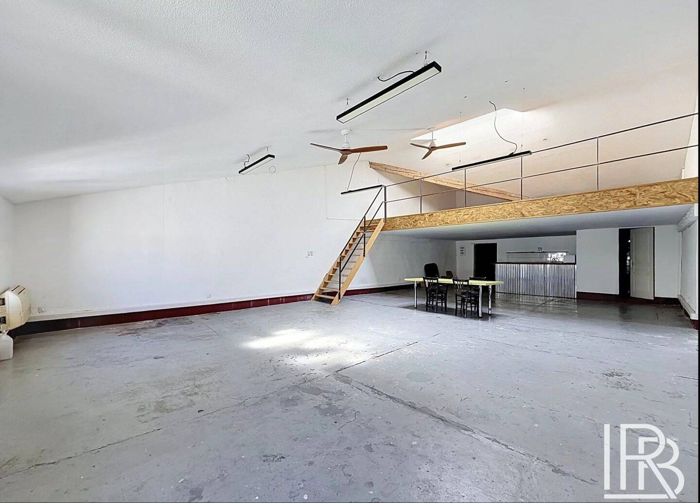 Appartement 154 m² · à Marseille 2ème Arrondissement · 153,6 m² · 1 600 €/mois