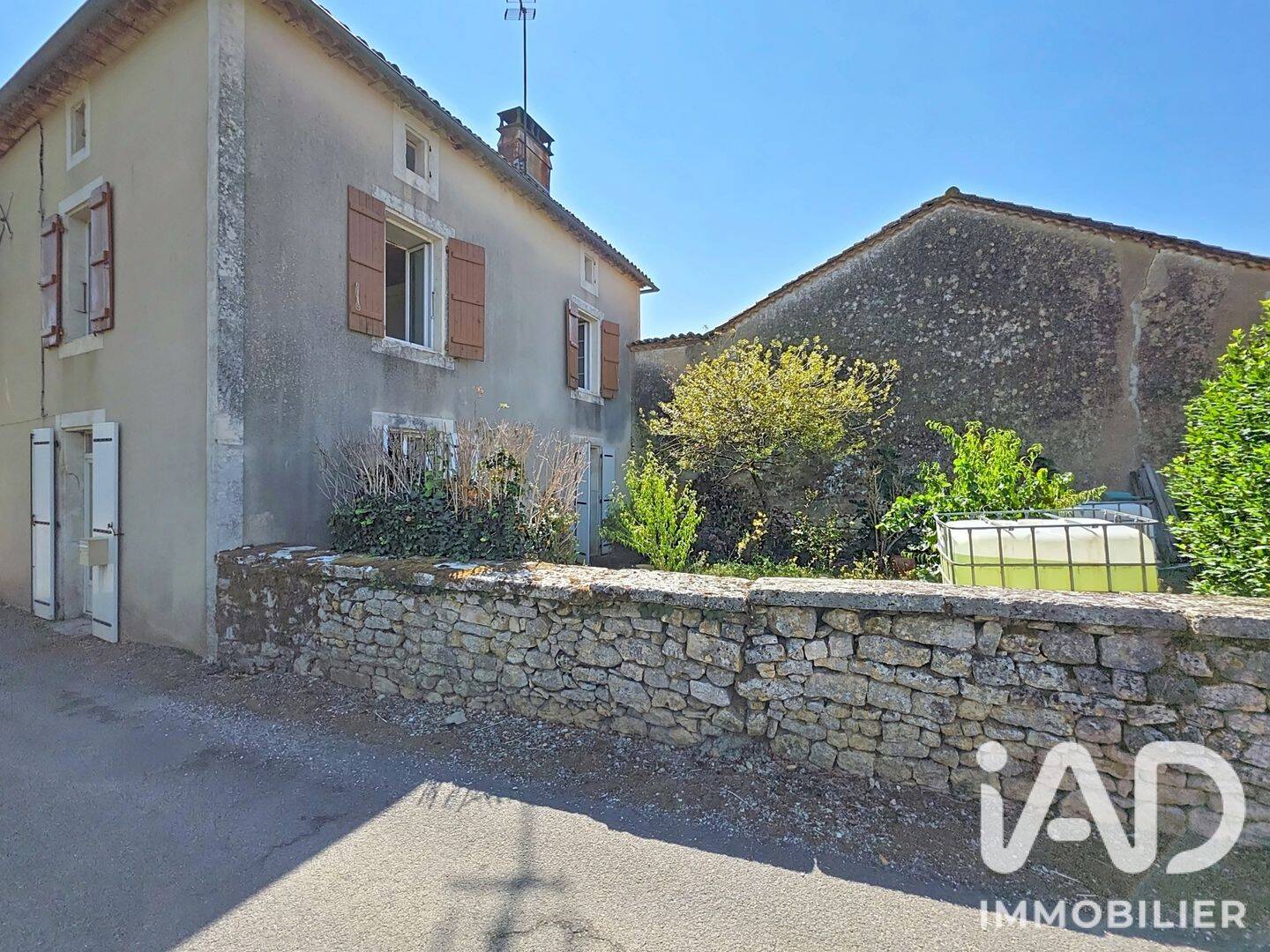 Maison 4 pièces 80 m² · à Agris · 80 m² · 49 000 €