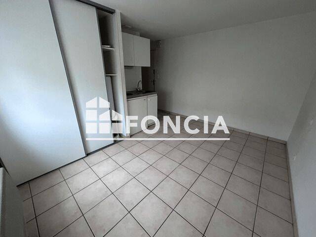 Appartement 1 pièce 16 m² · à La Roche-sur-Yon · 16 m² · 350 €