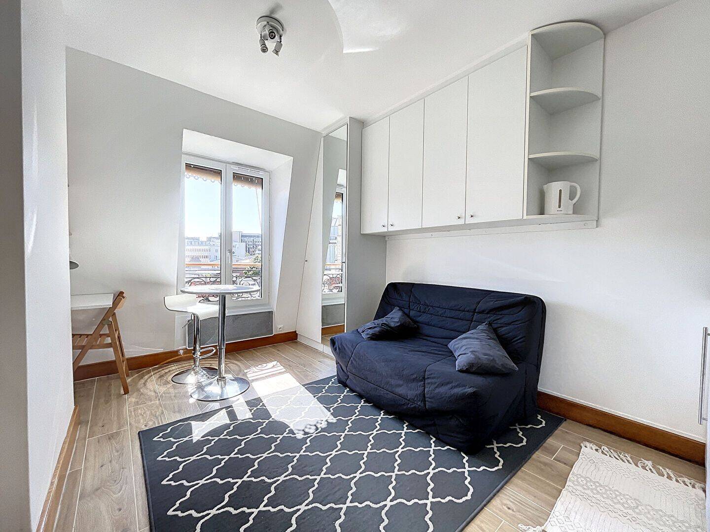 Appartement 1 pièce 14 m² · à Paris 15ème Arrondissement · 13,8 m² · 608 €