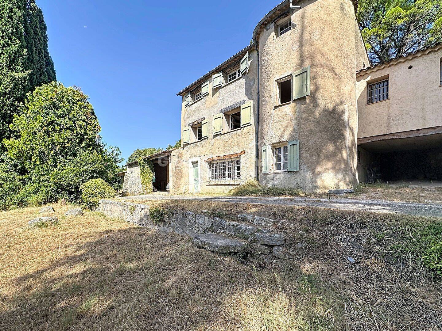 Maison 10 pièces 230 m² · à Tourrettes · 230 m² · 1 475 000 €