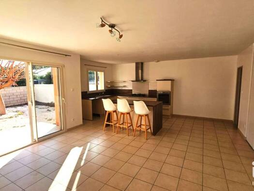 Maison de plain-pied à vendre 269 500 € 4 pièces 3 chambres 89 m² 398 m² de terrain Capiscol Béziers 34500