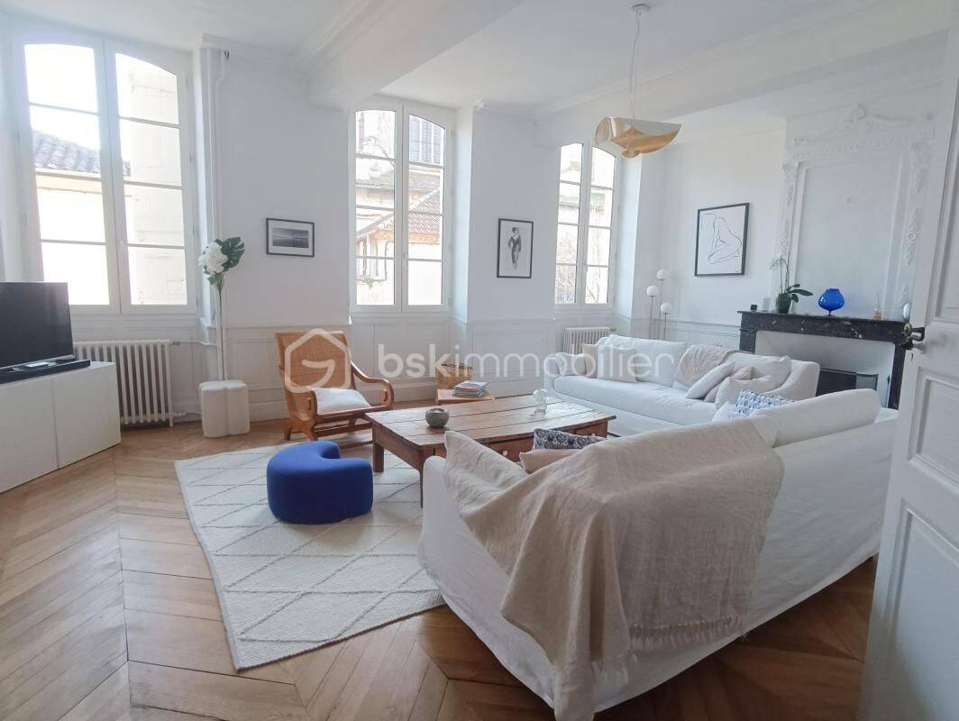 Maison 9 pièces 339 m² · à Lectoure · 339 m² · 595 000 €