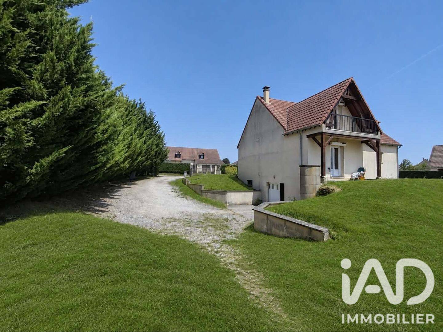 Maison 4 pièces 166 m² · à Marolles-sous-Lignières · 166 m² · 174 000 €