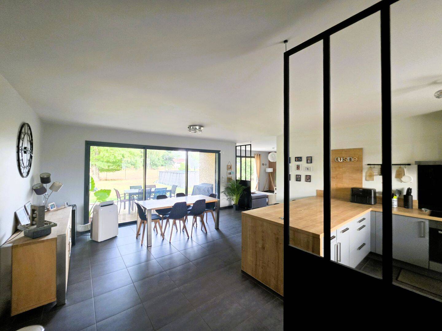 Maison 5 pièces 120 m² · à Mézériat · 120,4 m² · 359 000 €