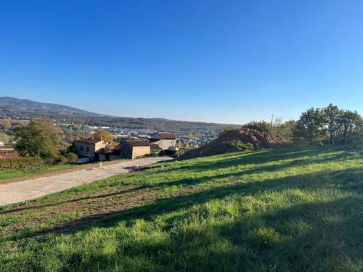 Terrain constructible viabilisé à vendre 295 000 € 900 m² de terrain Lozanne 69380