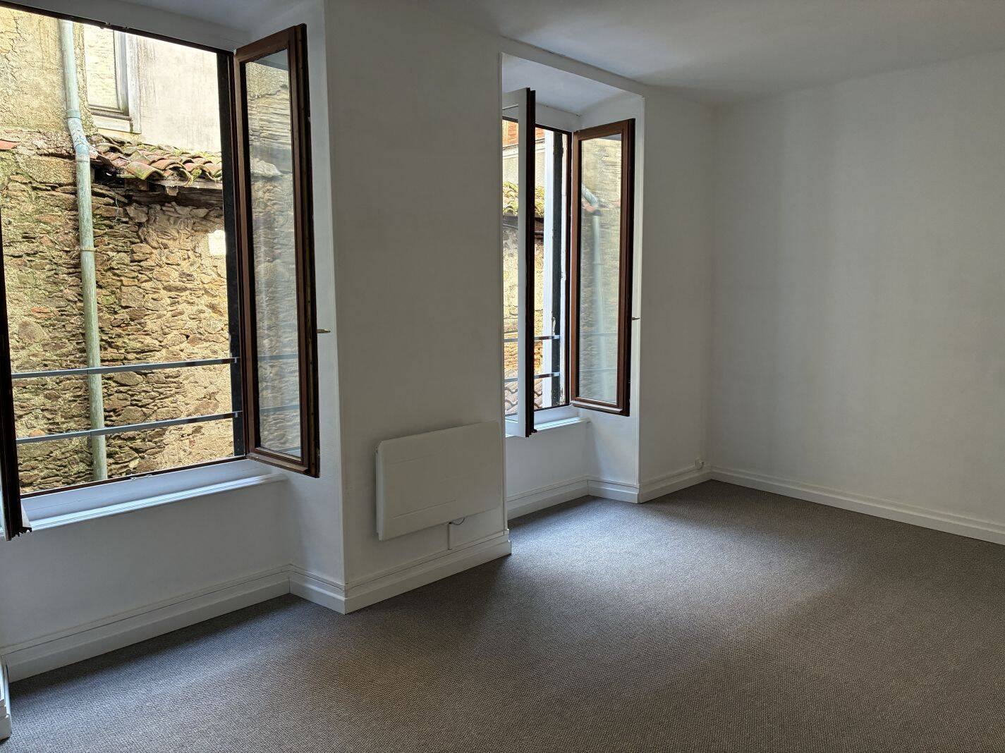 Appartement 2 pièces 48 m² · à Saint-Léonard-de-Noblat · 47,6 m² · 410 €