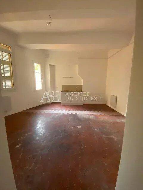 Appartement 1 pièce 33 m² · à Aix-en-Provence · 33,1 m² · 710 €