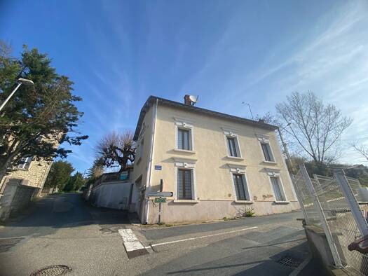 Maison de plain-pied à vendre 339 000 € 5 pièces 2 chambres 160 m² 1 110 m² de terrain Thurins 69510