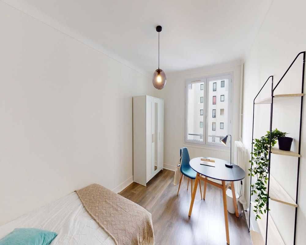 Appartement 5 pièces 110 m² · à Paris 17ème · 110 m² · 1 320 €/mois