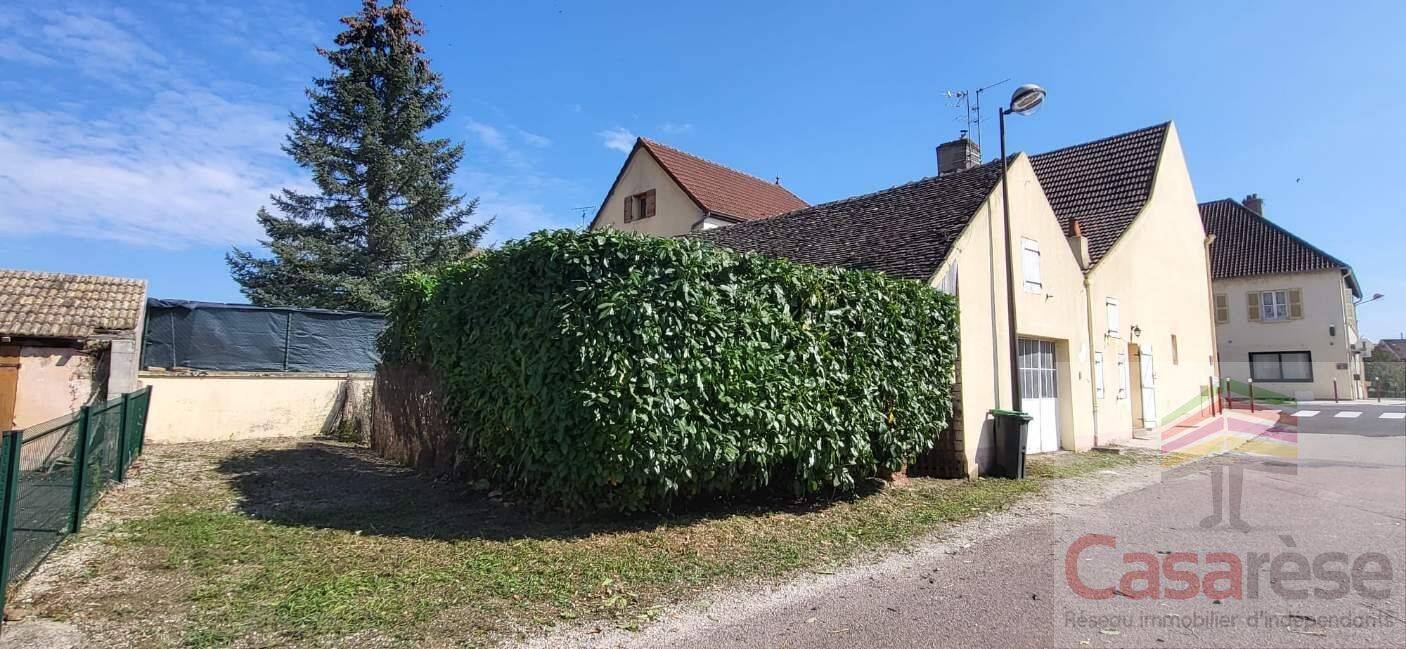 Maison 5 pièces 94 m² · à Bey · 94 m² · 97 000 €