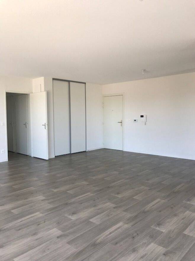 Appartement 3 pièces 86 m² · à Cenon · 85,6 m² · 1 022 €