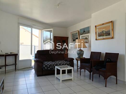 Maison de plain-pied à vendre 210 000 € 3 pièces 2 chambres 66 m² 323 m² de terrain Orée d'Anjou 49270