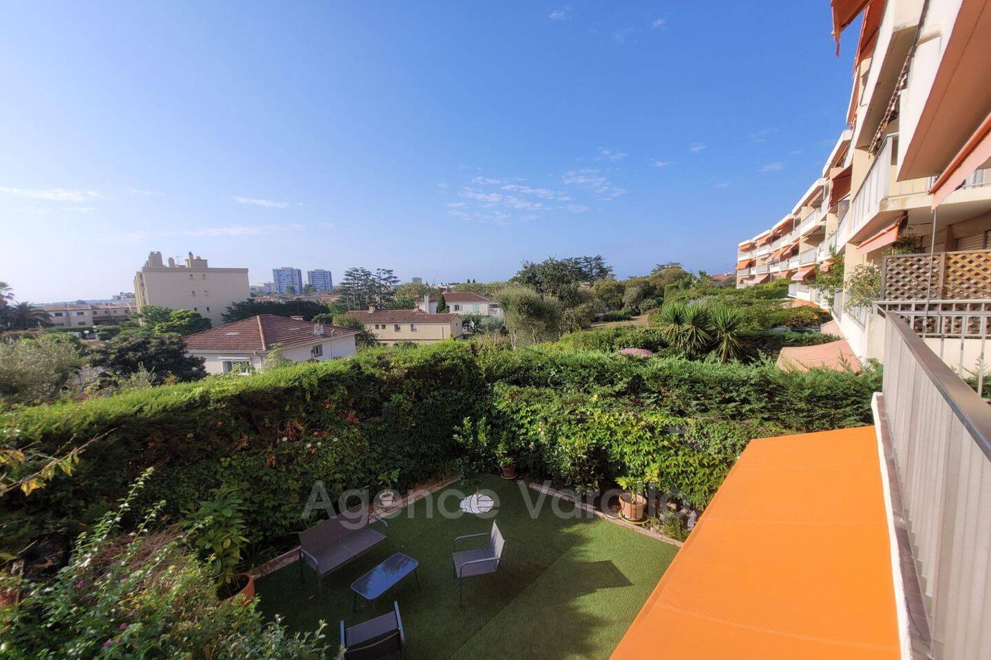 Appartement 3 pièces 61 m² · à Antibes · 61 m² · 1 166 €