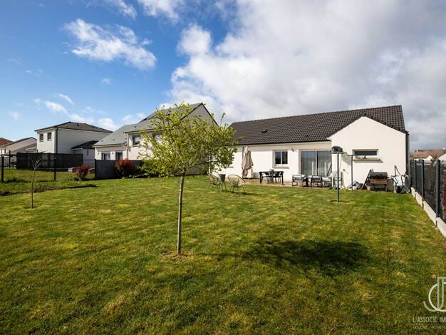 Maison de plain-pied à vendre 260 000 € 3 pièces 2 chambres 76 m² 625 m² de terrain Atton 54700