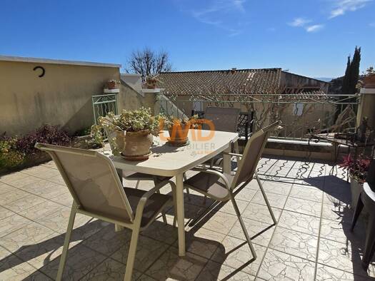 Maison à vendre 395 000 € 7 pièces 4 chambres 157 m² 213 m² de terrain Châteauneuf-de-Gadagne 84470