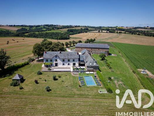 Maison à vendre 895 000 € 19 pièces 18 chambres 820 m² 18 853 m² de terrain Lacapelle-Pinet 81340