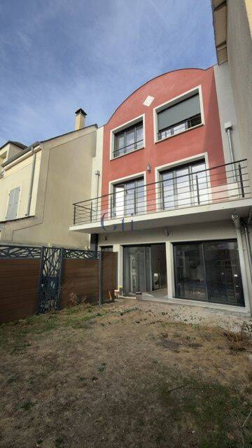 Maison 6 pièces 154 m² · à Châtillon · 153,6 m² · 2 990 €/mois
