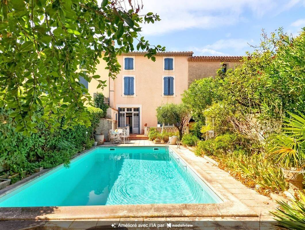 Maison 7 pièces 250 m² · à Villegly · 250 m² · 175 000 €