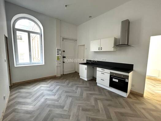 Appartement à louer 790 € 3 pièces 2 chambres 39 m² Étage 1/3 Front de Mer-Plage de Dieppe Dieppe 76200