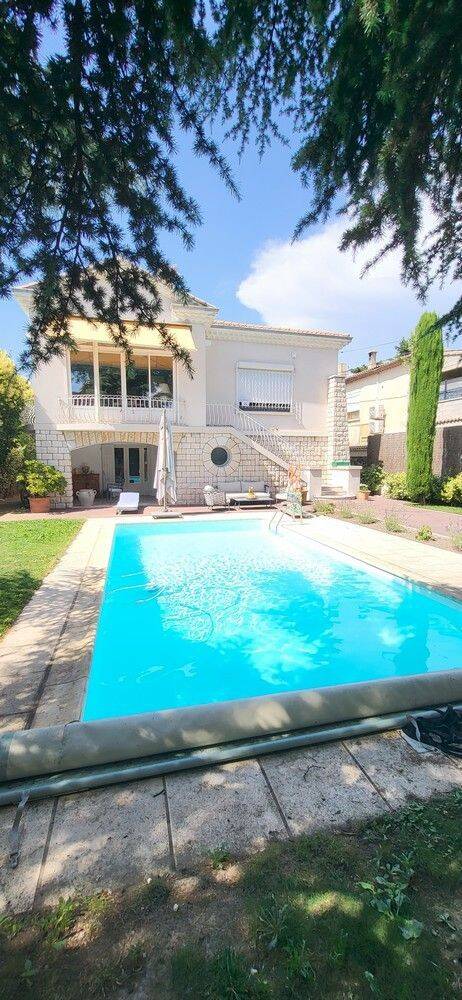 Maison 8 pièces 240 m² · à Cavaillon · 240 m² · 456 000 €