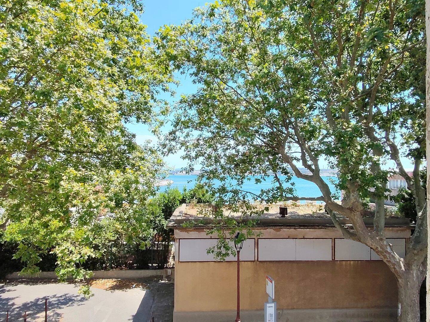 Appartement 4 pièces 95 m² · à Port-de-Bouc · 95 m² · 175 000 €