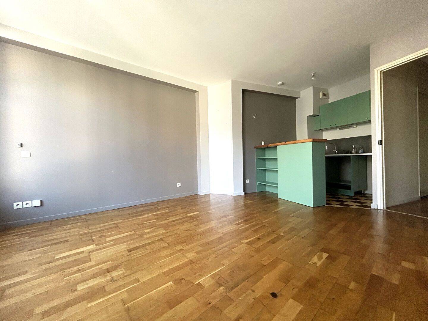 Appartement 1 pièce 32 m² · à Lille · 32,3 m² · 604 €
