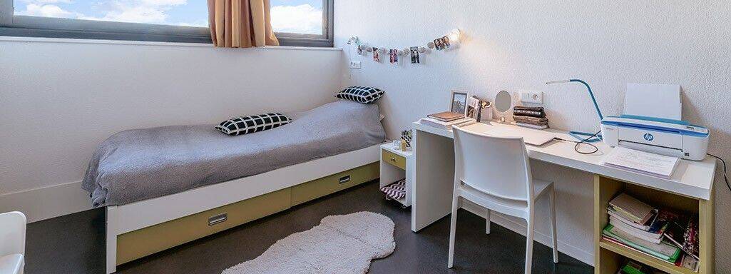 1 pièce 16 m² · à Bordeaux · 16 m² · 735 €