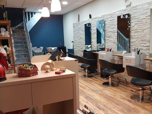 Salon de coiffure à vendre Fonds de commerce 123 000 € 80 m² de surface de vente République-Sainte Catherine Briançon 05100