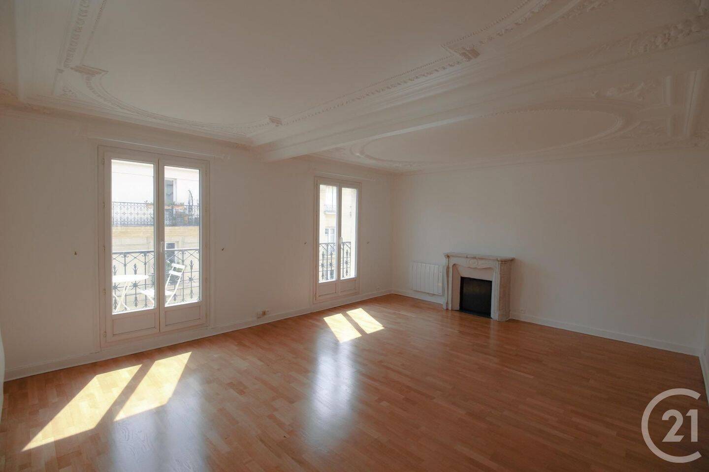 Appartement 2 pièces 52 m² · à Paris 5ème Arrondissement · 52,3 m² · 2 056 €/mois