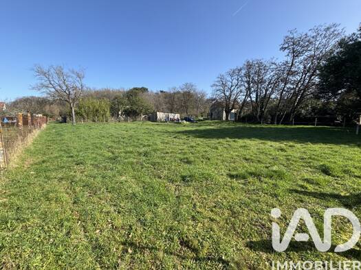 Terrain constructible à vendre 80 000 € 5 332 m² de terrain Saint-Benoît-la-Forêt 37500