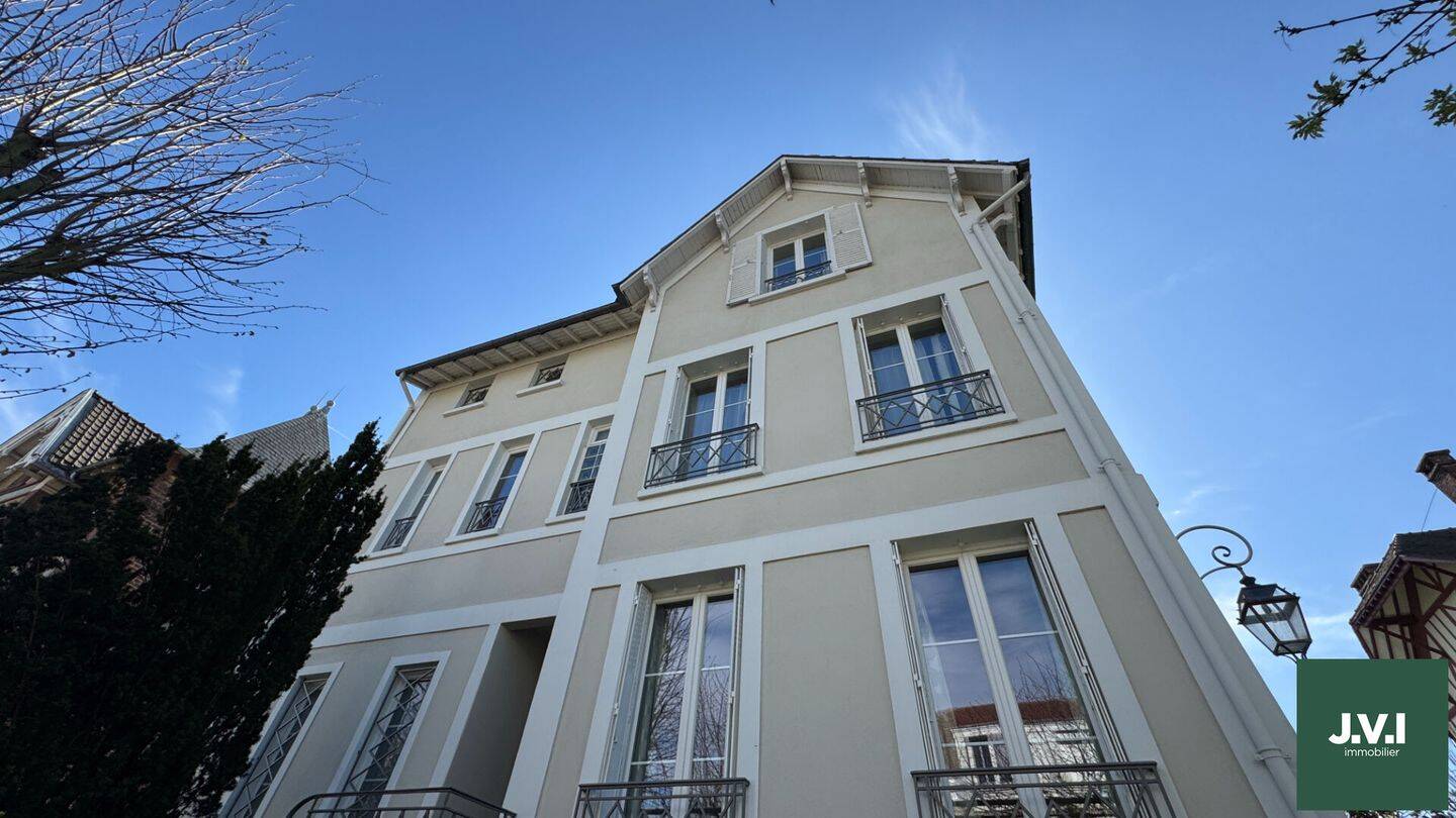Maison 11 pièces 290 m² · à Enghien-les-Bains · 290 m² · 1 596 500 €