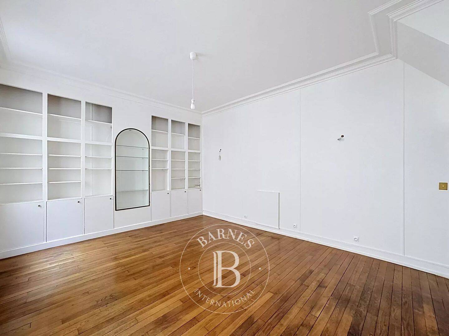 Appartement 2 pièces 63 m² · à Paris 8ème Arrondissement · 62,9 m² · 3 100 €