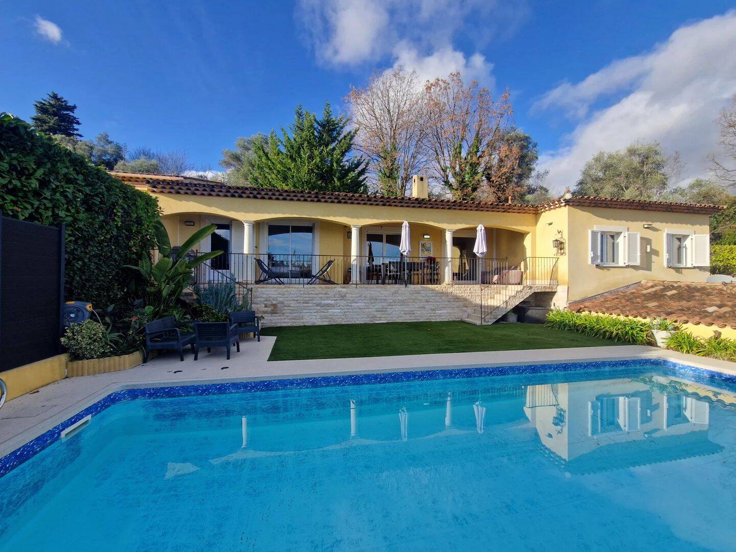 Maison 5 pièces 146 m² · à Le Rouret · 146,3 m² · 3 900 €/mois
