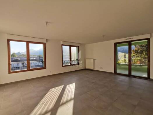 Appartement à vendre 239 000 € 4 pièces 3 chambres 93,4 m² RDC/5 Grand-Galet Le Pont-de-Claix 38800