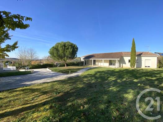 Maison de plain-pied à louer 1 890 € 6 pièces 3 chambres 167,4 m² 3 200 m² de terrain Lacroix-Falgarde 31120