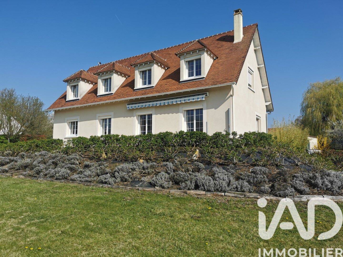 Maison 7 pièces 180 m² · à Soignolles-en-Brie · 180 m² · 588 000 €