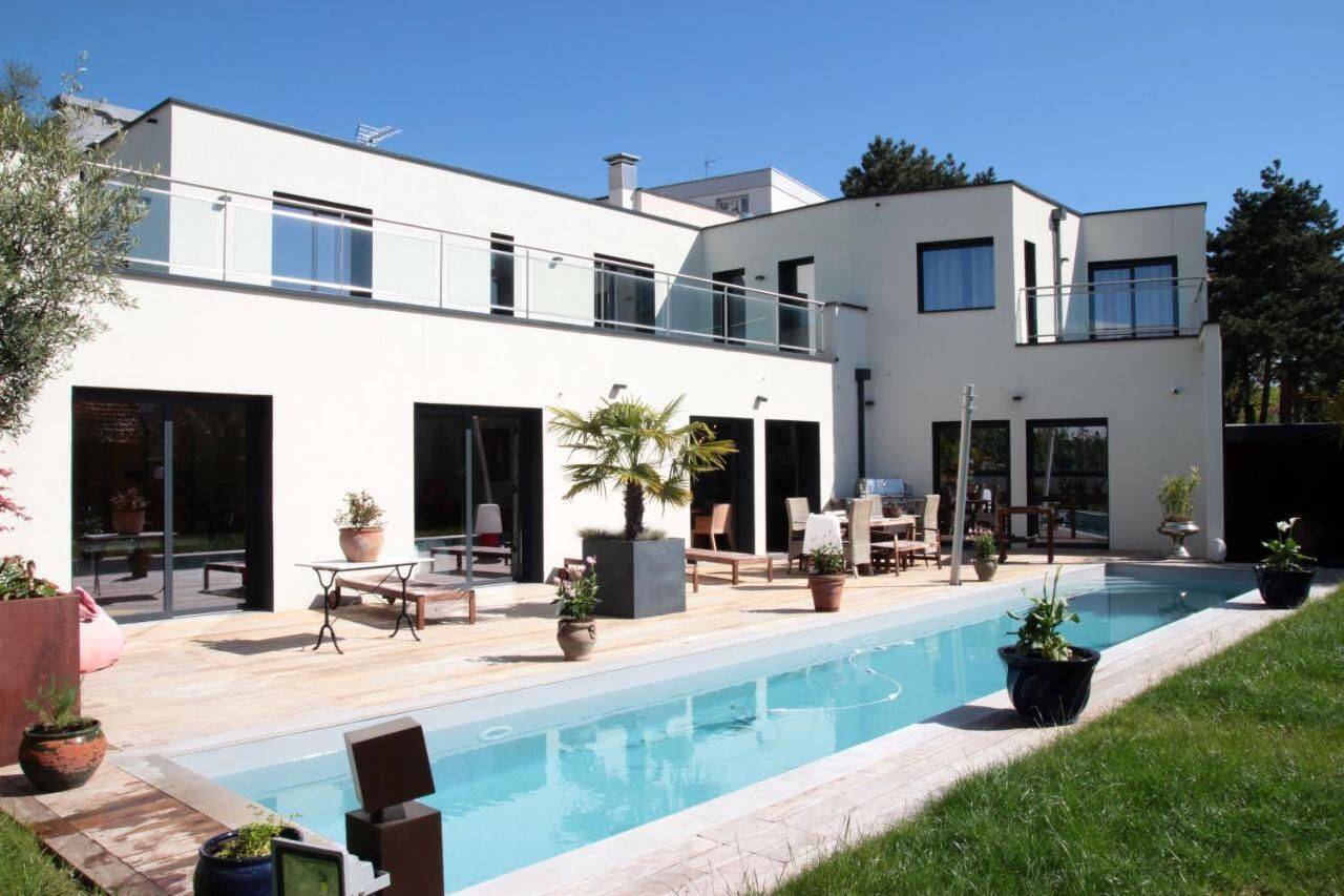 Maison 7 pièces 274 m² · à Lyon 9ème Arrondissement · 274 m² · 3 750 €