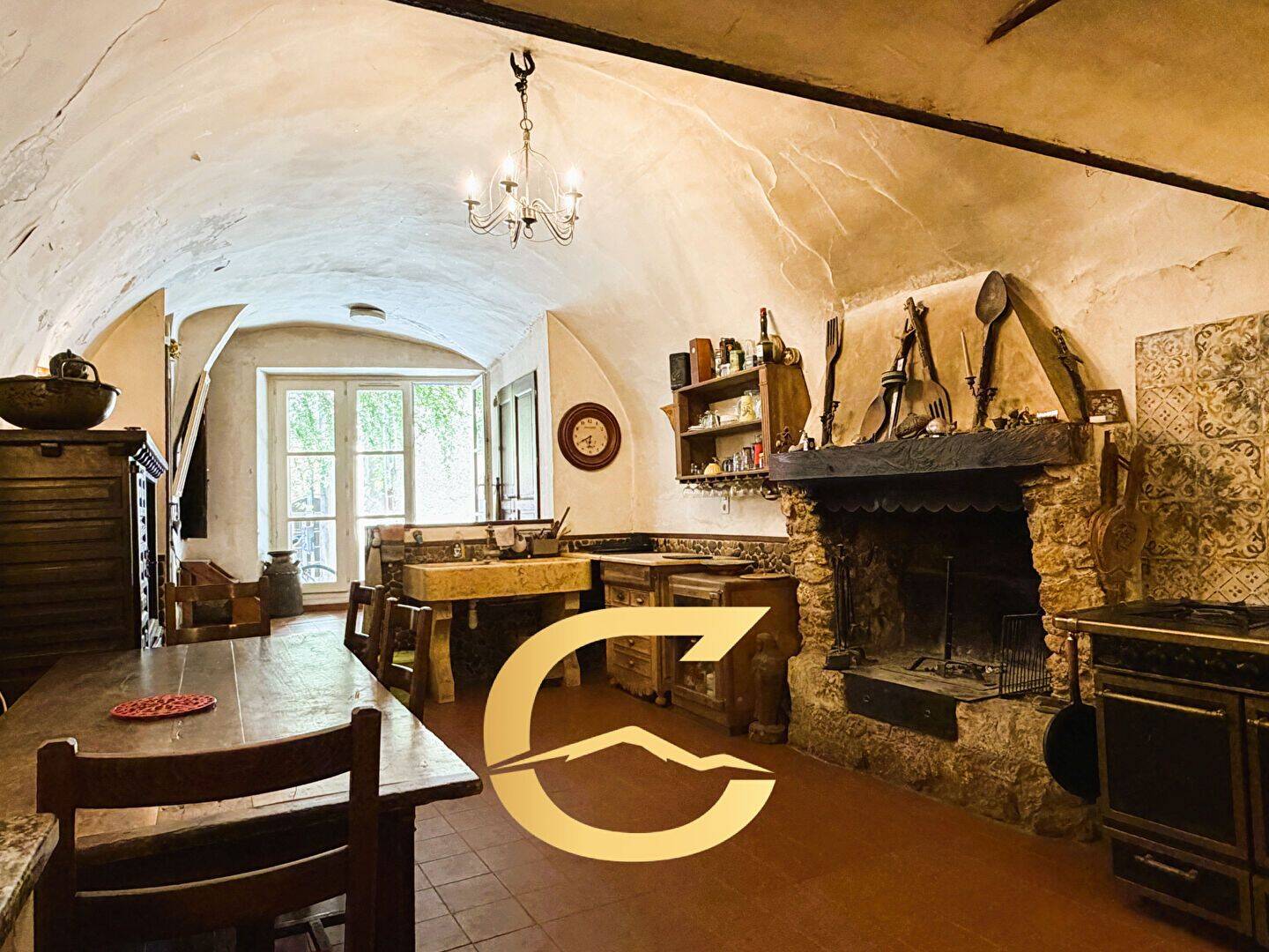 Maison 4 pièces 134 m² · à Jouques · 134,3 m² · 180 000 €